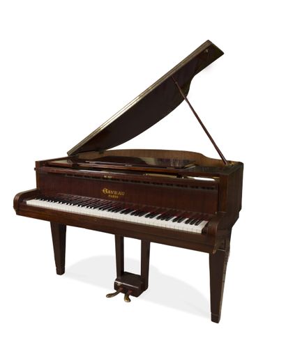 GAVEAU, Paris
Toad piano in varnished mahogany...