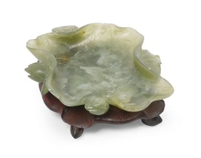 CHINA - Circa 1900
Lotus leaf-shaped serpentine...