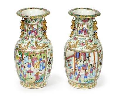 CHINA, Canton - 20th century
Pair of polychrome...