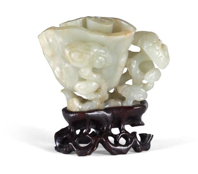 CHINA - 18th century
Small celadon jade (nephrite)...