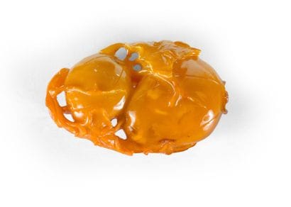 CHINA - 19th century
Honey-colored amber...