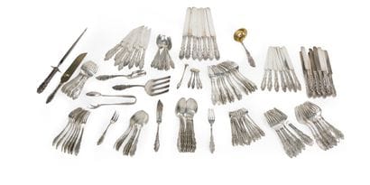 Set of 135 knives in sterling silver 925/000.
Handles...