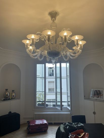 Venetian glass chandelier with twelve lights
H....