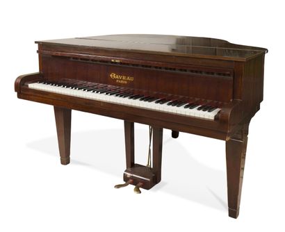 GAVEAU, Paris
Toad piano in varnished mahogany...
