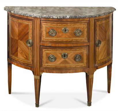Commode demi-lune en bois de placage et marqueterie...