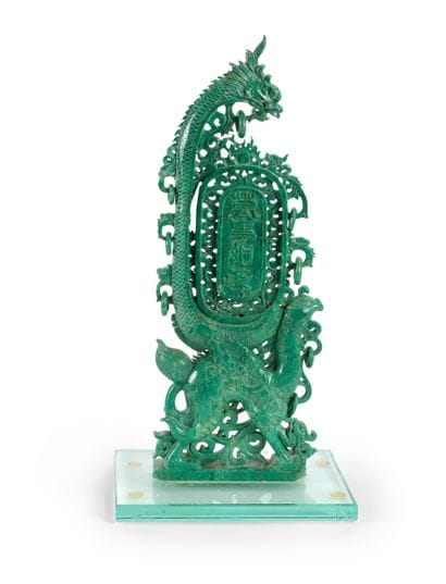 CHINE - XXe siècle
Grand ornement en malachite,...