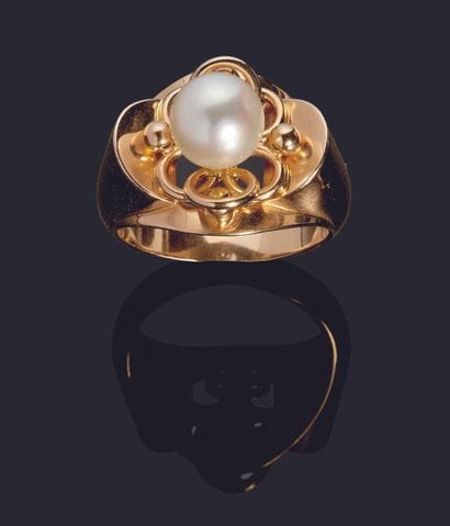 18K (750/000) yellow gold signet ring set...