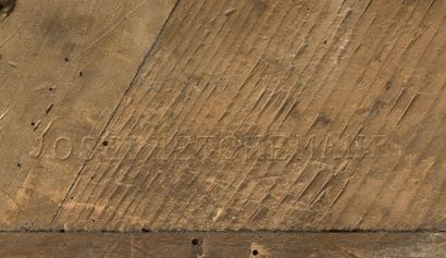 Commode demi-lune en bois de placage et marqueterie...