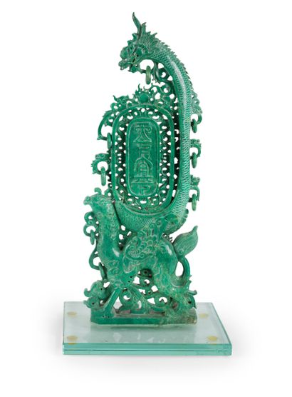 CHINE - XXe siècle
Grand ornement en malachite,...