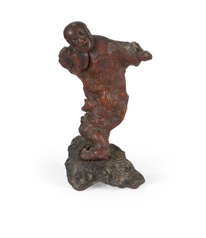 CHINA - Circa 1900
Carved root in the form...