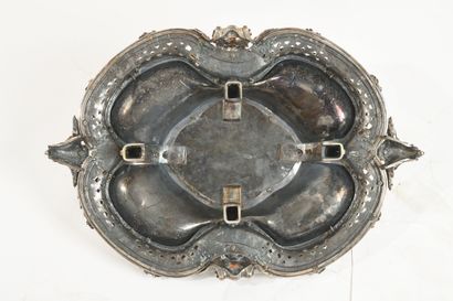 Attributed to CHRISTOFLE
Important oval centerpiece...