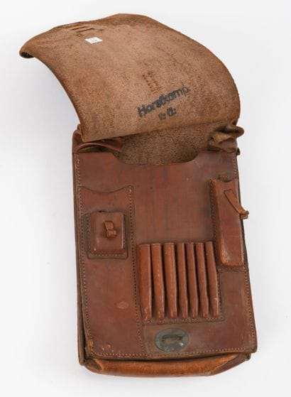 Porte-carte, en cuir brun, avec marquage...