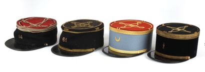 Lot de 4 képis, Commandant du Génie, Capitaine...