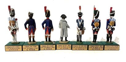 Windmill creation. Lot of 7 figurines, including...