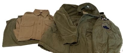 Lot: veste et pantalon, modèle M43, en toile...