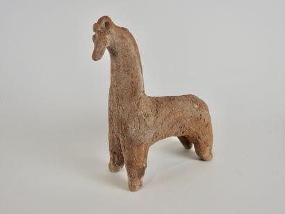 Cheval en terre peu cuite style des Hyksos...