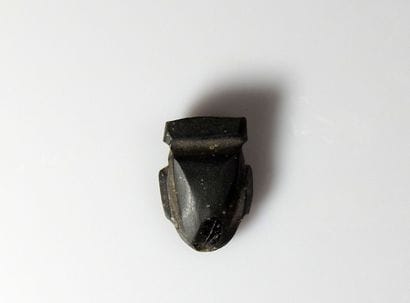 Amulette représentant le coeur Ib

Obsidienne...