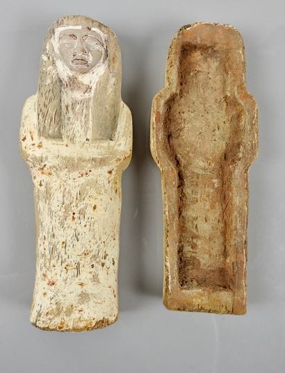 Sarcophage miniature.Bois sculpté à engobe...