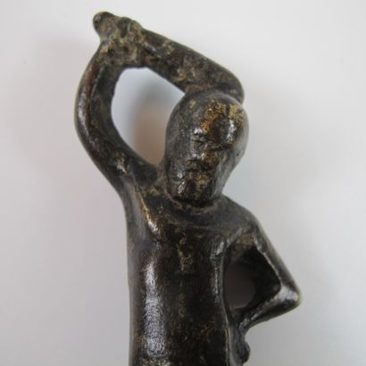 Statuette d’Hercule en bronze. H 12.5cm (avec...