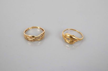 A set of 2 rings in 18K yellow gold, one...