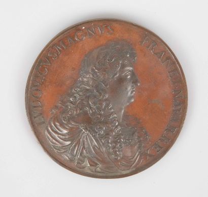 LOUIS XIV

Medal representing the renewal...