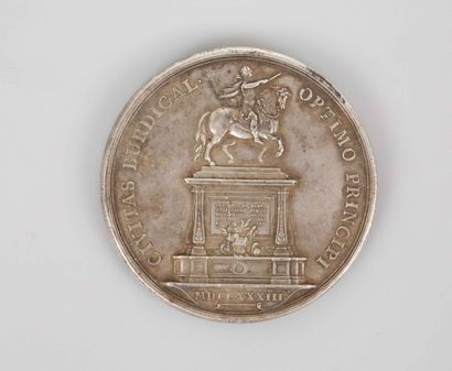LOUIS XV

Medal representing the equestrian...
