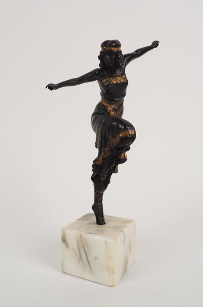 
Anonymous (20th century)

The gypsy woman

Sculpture...