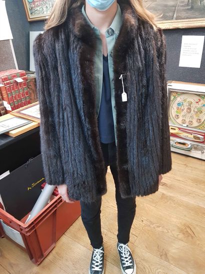 Short jacket in brown mink