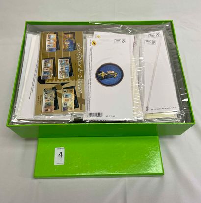 1 box. O. France: Lot of philatelic souvenir...