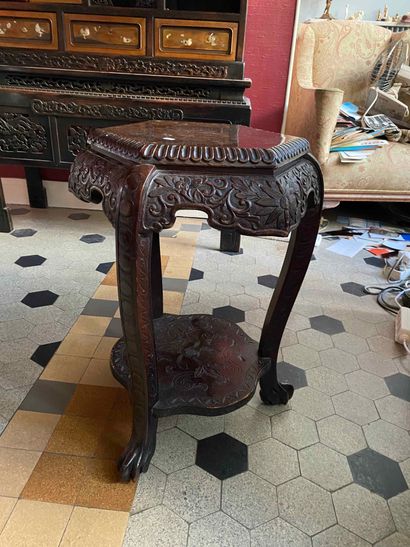 Tripod saddle in carved exotic wood

Asia

H...