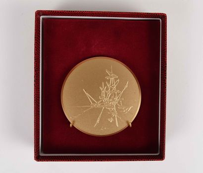 Georges Mathieu (1921-2012)

Gilt bronze...