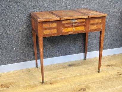 Dressing table in veneer and marquetry

Louis...