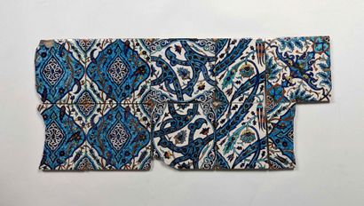 
Kutahya Tiles

Decorated with arabesques...