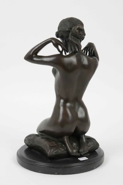 Paul Ponsard (1882-1915) after, kneeling...