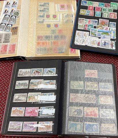 Bulk: Set of over 30 albums + boxes + miscellaneous...