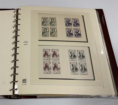 France: Red Cross booklets including 1952/53...