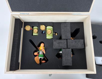 UDERZO
Asterix
Statuettes of Asterix and...