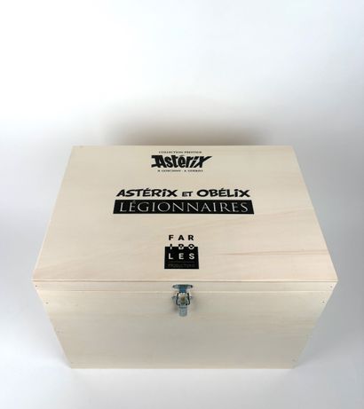 UDERZO
Asterix
Statuettes of Asterix and...