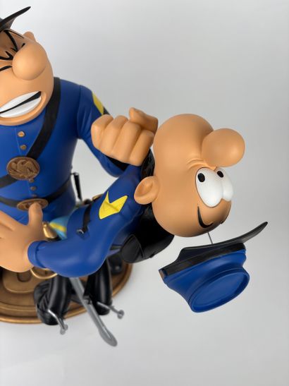 LAMBIL
The Blue Tunics
Statuettes published...