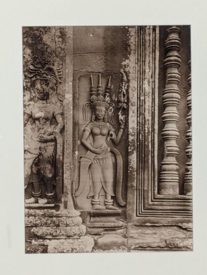 Deux photographies du Cambodge, deux tirages...