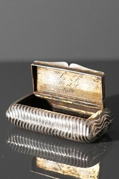 Tabatière rectangulaire en argent 925 millièmes...