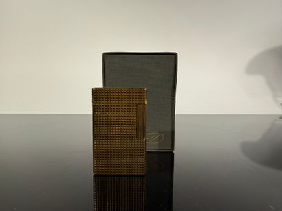 S.T DUPONT 

Briquet pointe de diamant en...