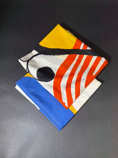 Alexander CALDER (1898-1976)

Carré en coton...