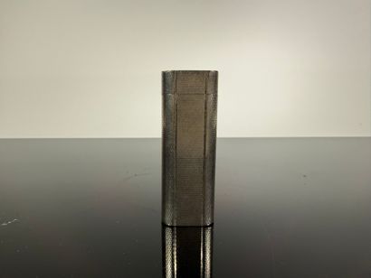 CARTIER Paris

Briquet en plaqué argent

Signé...
