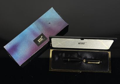 MONTBLANC

Stylo plume modèle Meisterstück...