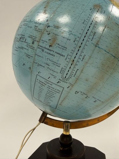 GIRARD et BARRERE

Globe terrestre lumineux...