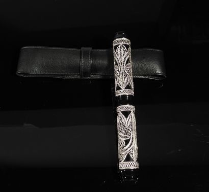 Visconti Taj Mahal

Stylo plume en résine...