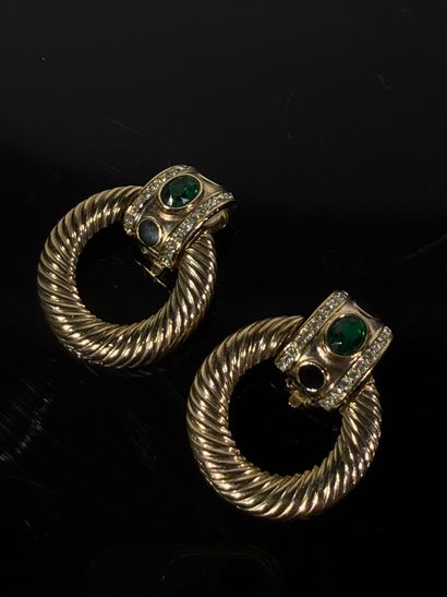 Paire de clips d'oreilles en forme de créoles...