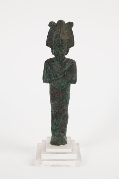 Statuette représentant Osiris portant les...