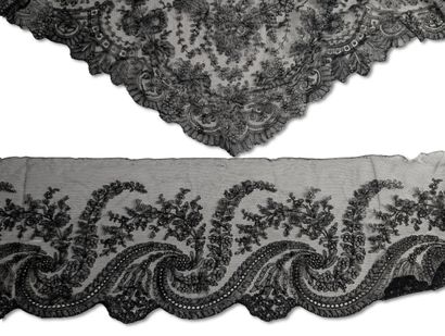 Lot de dentelle noire, vers 1900, comprenant...